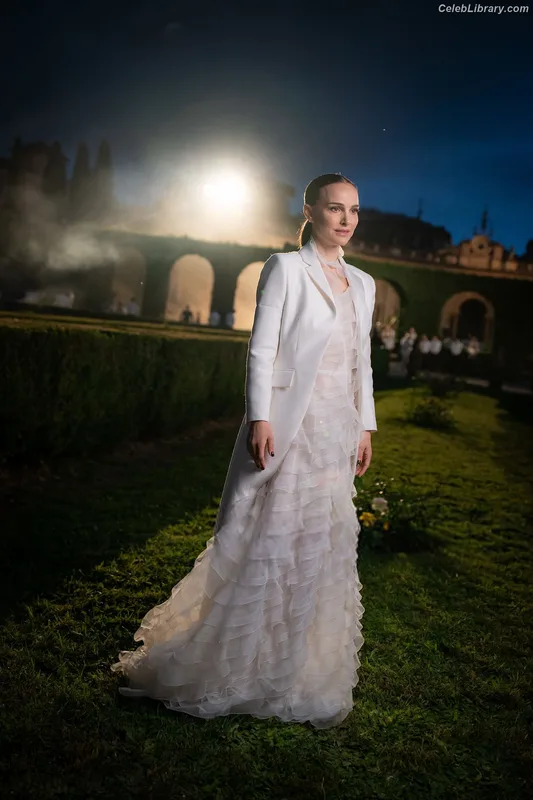 Natalie Portman photo 5 of 1527