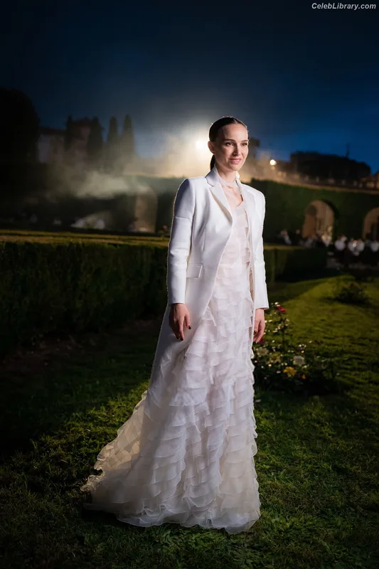 Natalie Portman photo 6 of 1527
