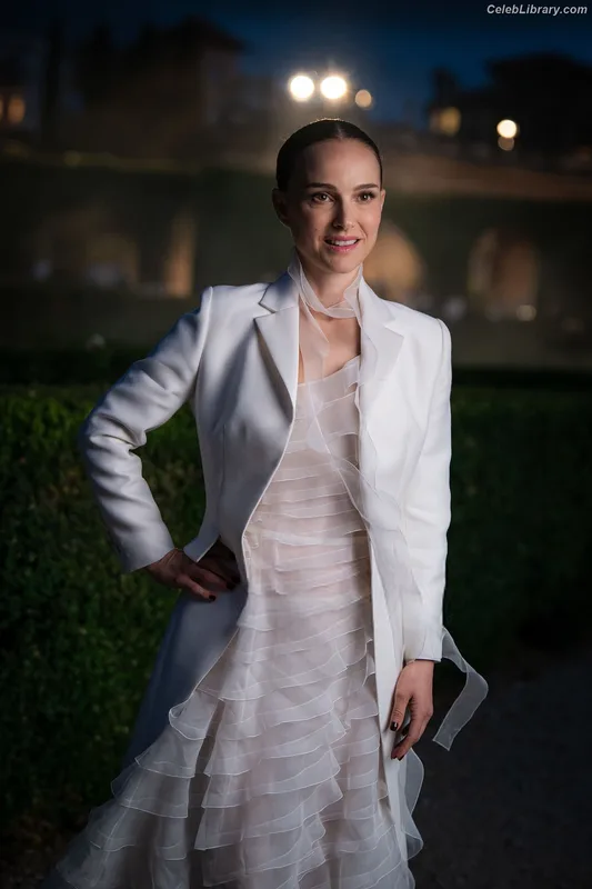 Natalie Portman photo 7 of 1527