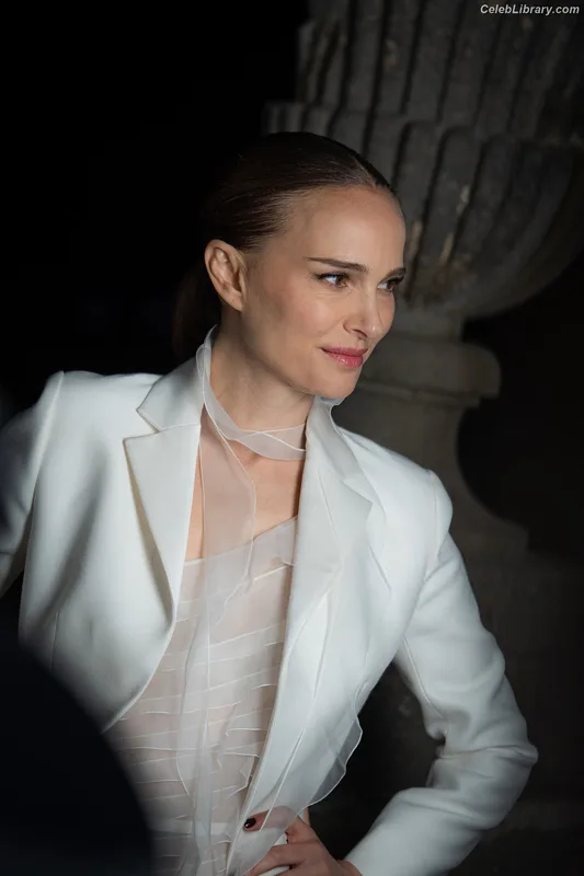 Natalie Portman photo 11 of 1527