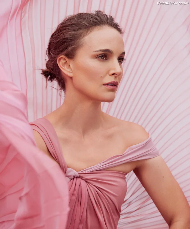 Natalie Portman photo 2 of 1527