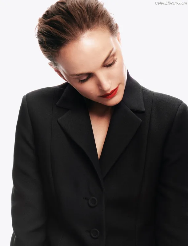Natalie Portman photo 3 of 1527