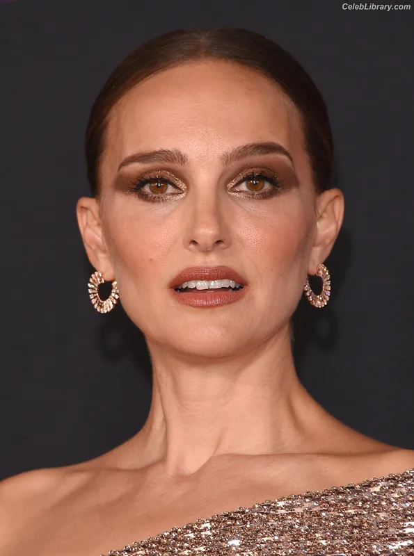 Natalie Portman photo 7 of 1527