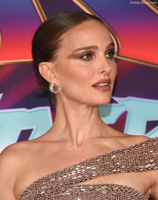 Natalie Portman photo 12 of 1527