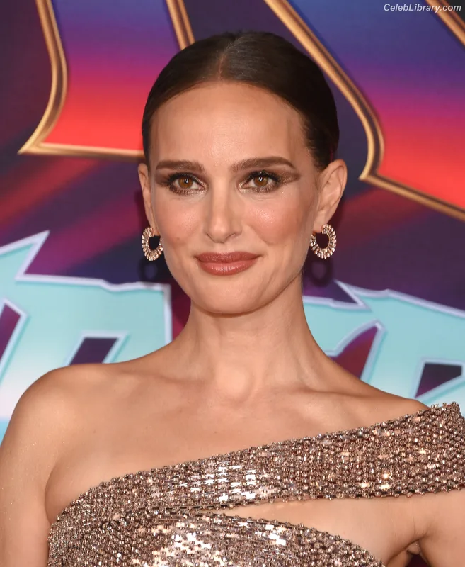 Natalie Portman photo 13 of 1527