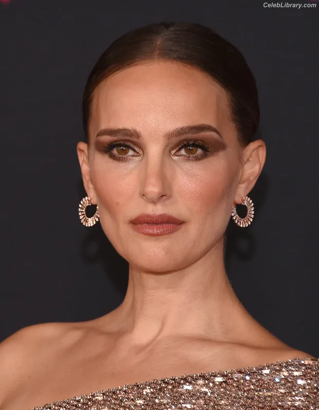 Natalie Portman photo 21 of 1527