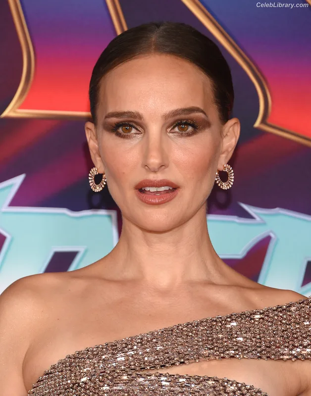 Natalie Portman photo 22 of 1527