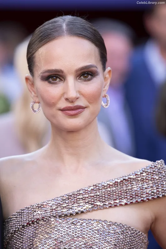 Natalie Portman photo 1 of 1527