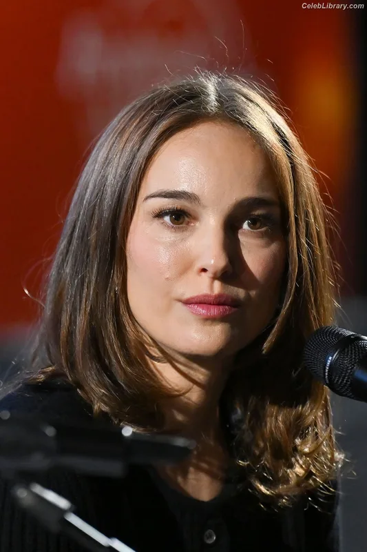 Natalie Portman photo 16 of 1527