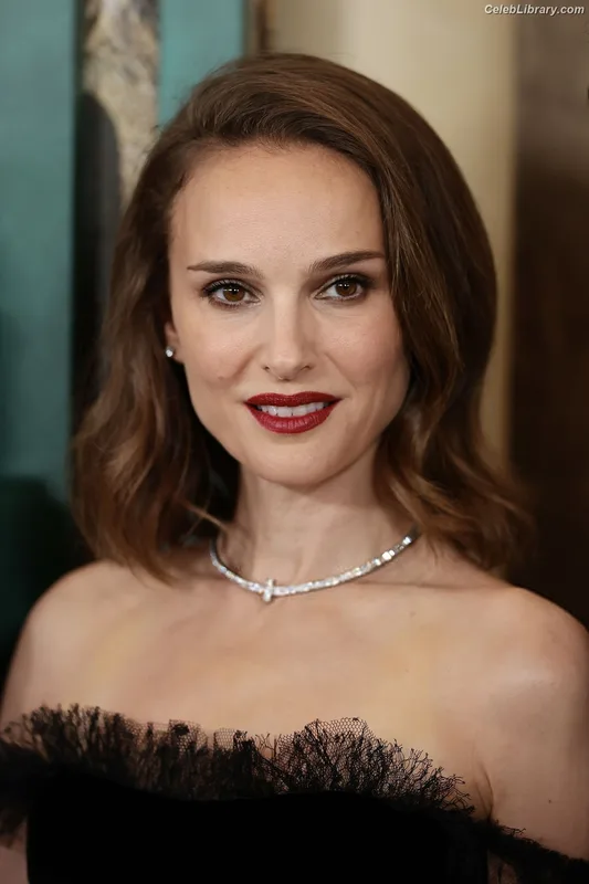 Natalie Portman photo 19 of 1527