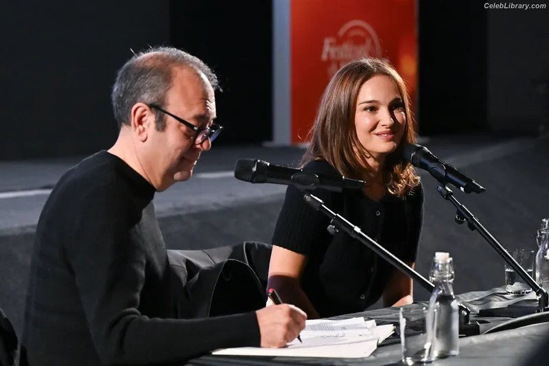 Natalie Portman photo 10 of 1527