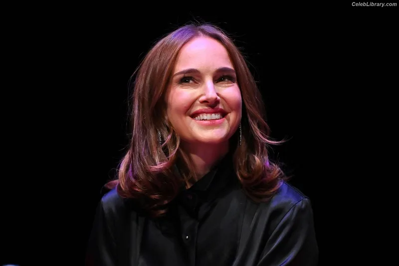 Natalie Portman photo 2 of 1527