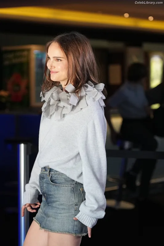 Natalie Portman photo 3 of 1527