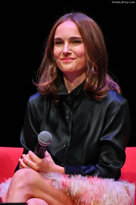 Natalie Portman photo 8 of 1527