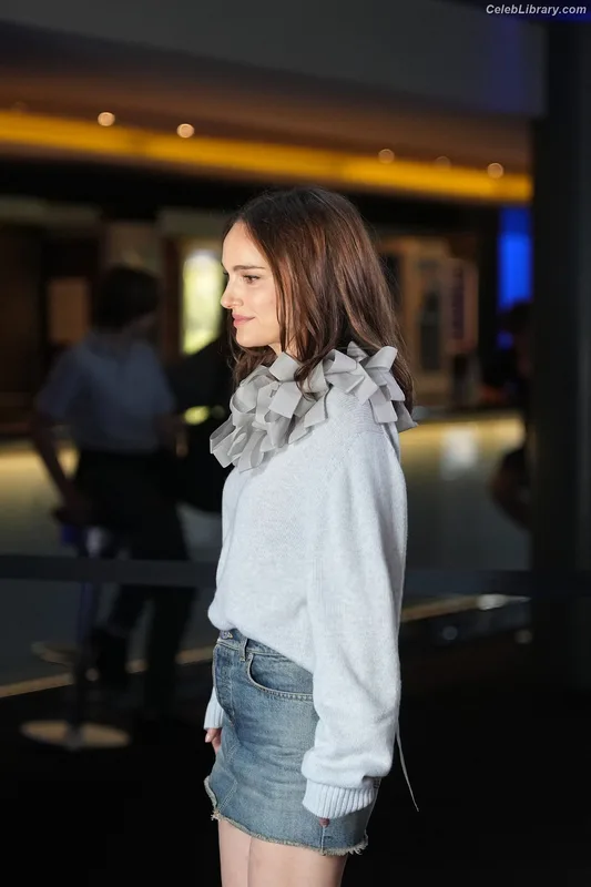 Natalie Portman photo 10 of 1527