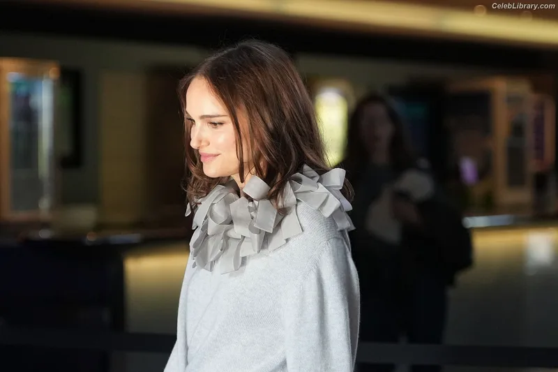 Natalie Portman photo 23 of 1527