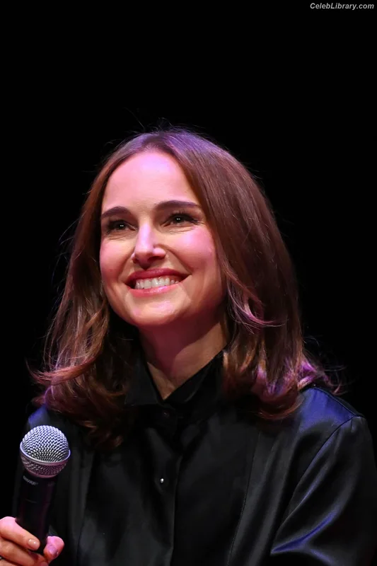 Natalie Portman photo 24 of 1527