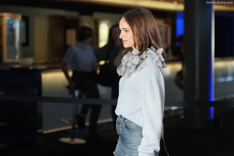 Natalie Portman photo 8 of 1527