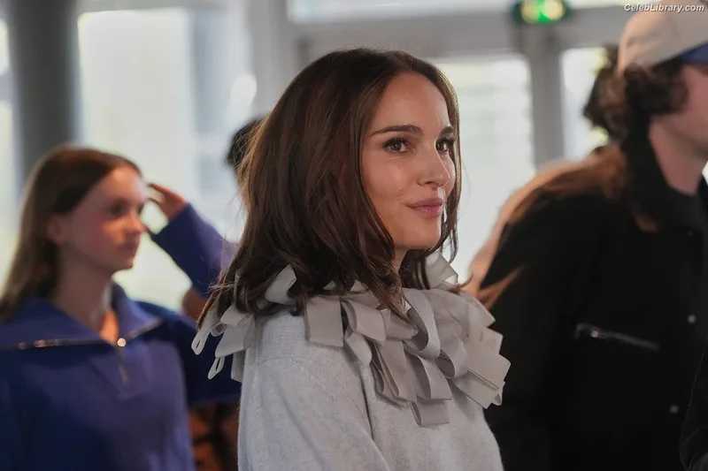 Natalie Portman photo 17 of 1527