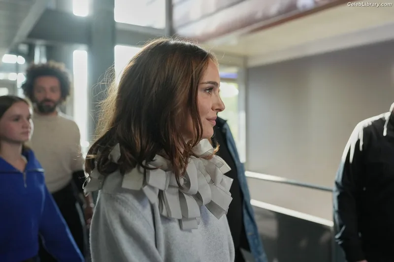 Natalie Portman photo 24 of 1527