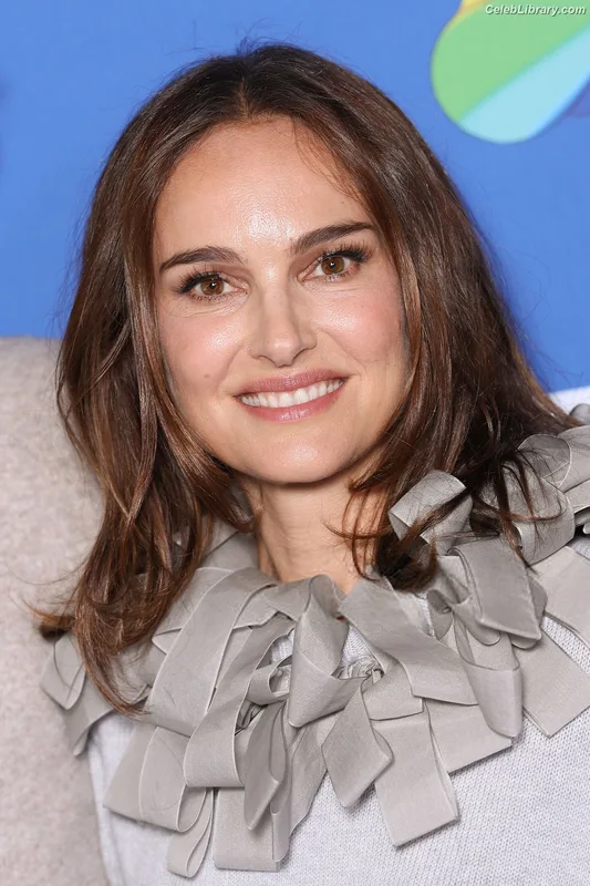 Natalie Portman photo 2 of 1527