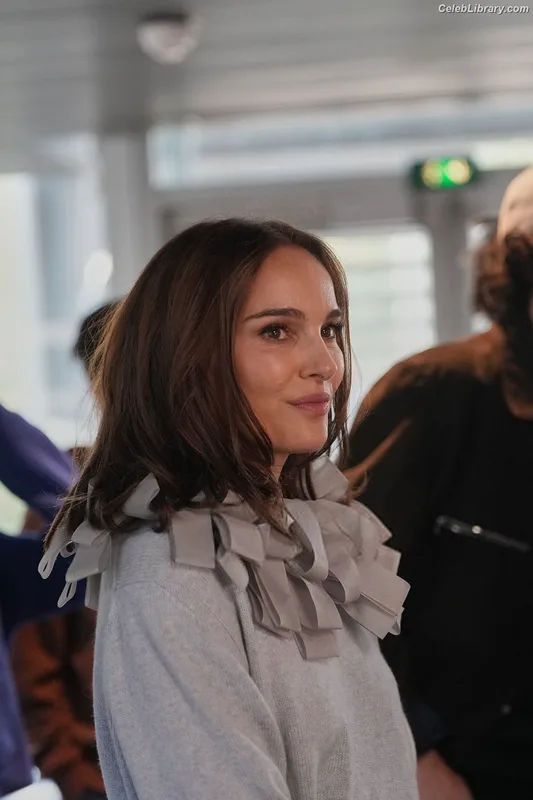 Natalie Portman photo 4 of 1527
