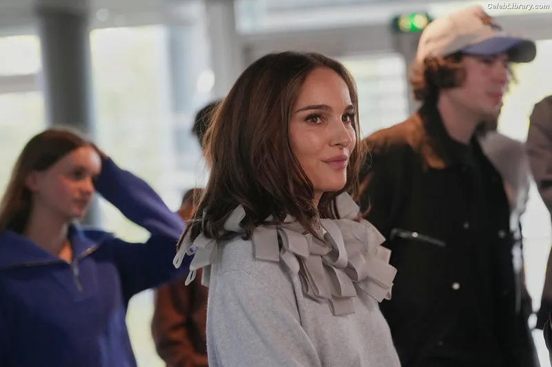 Natalie Portman photo 6 of 1527
