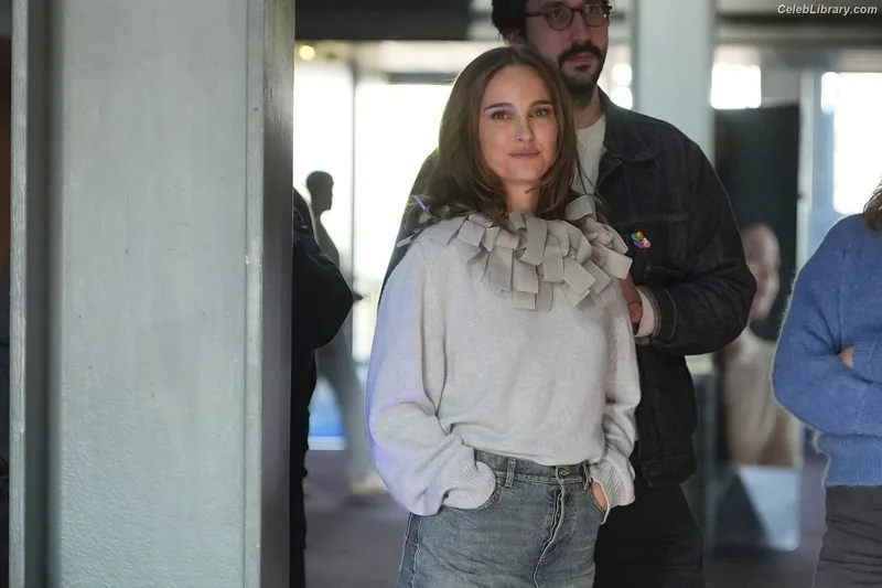 Natalie Portman photo 8 of 1527