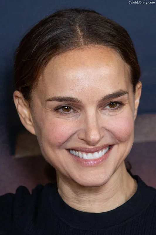 Natalie Portman photo 22 of 1527