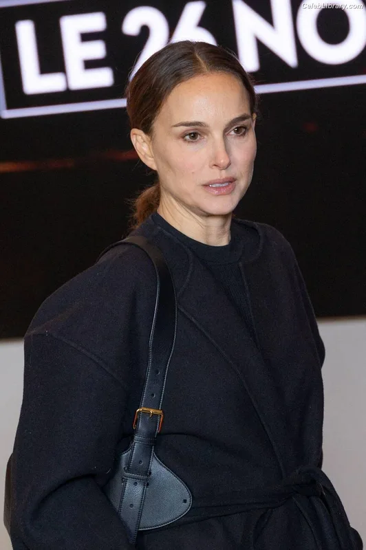 Natalie Portman photo 23 of 1527