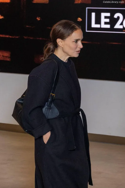 Natalie Portman photo 24 of 1527