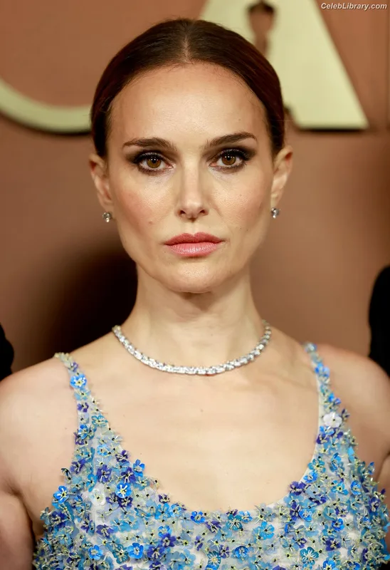 Natalie Portman photo 17 of 1527