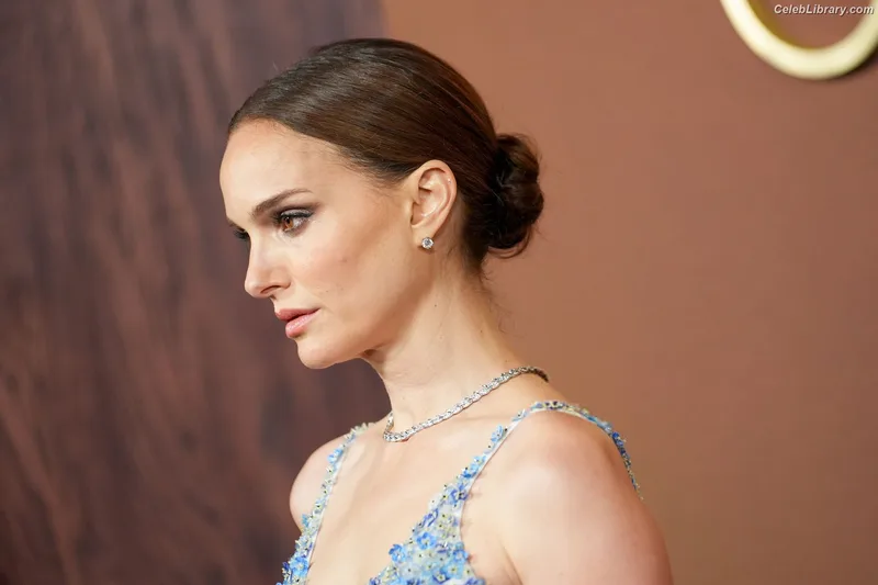 Natalie Portman photo 23 of 1527