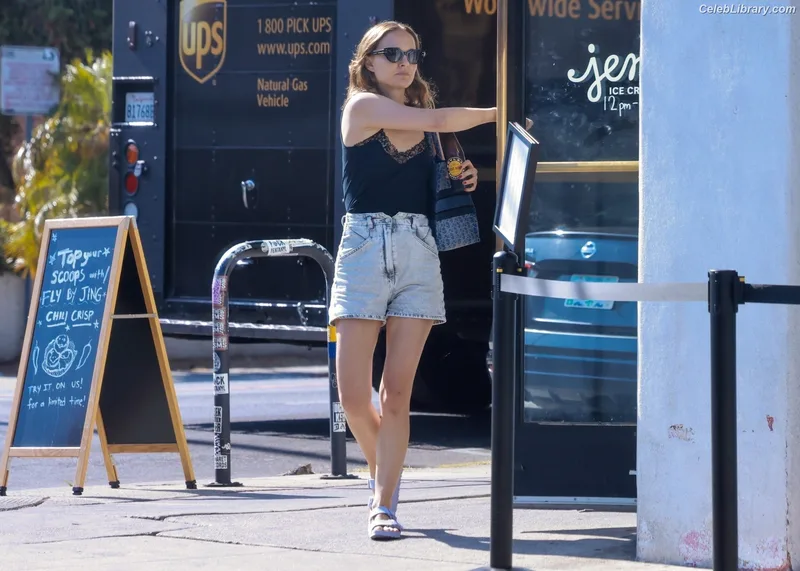 Natalie Portman photo 9 of 1527