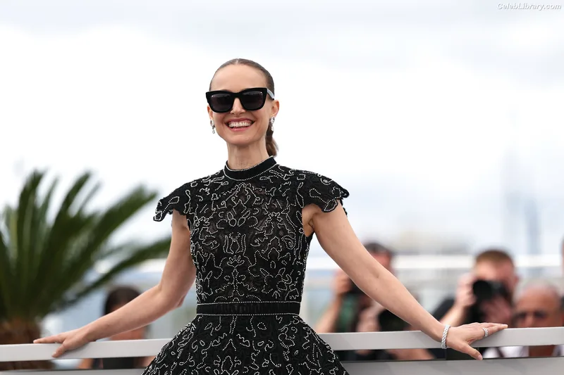 Natalie Portman photo 1 of 1527