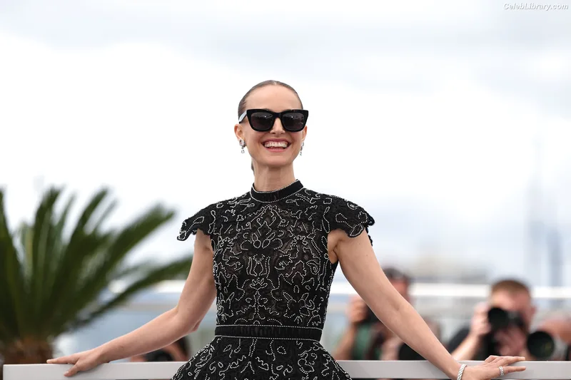 Natalie Portman photo 2 of 1527