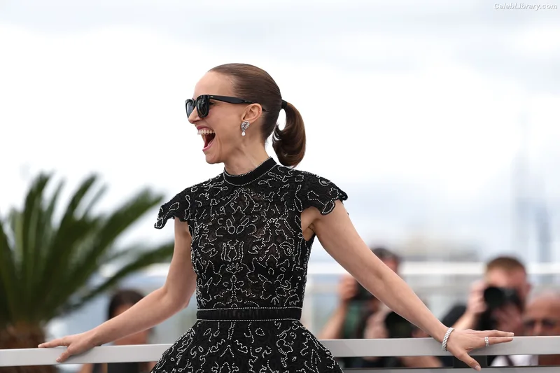 Natalie Portman photo 4 of 1527