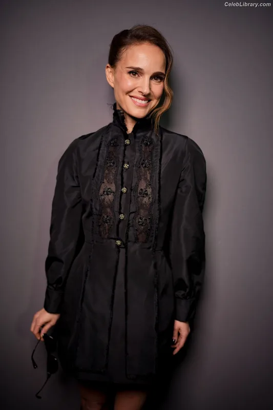 Natalie Portman photo 8 of 1527