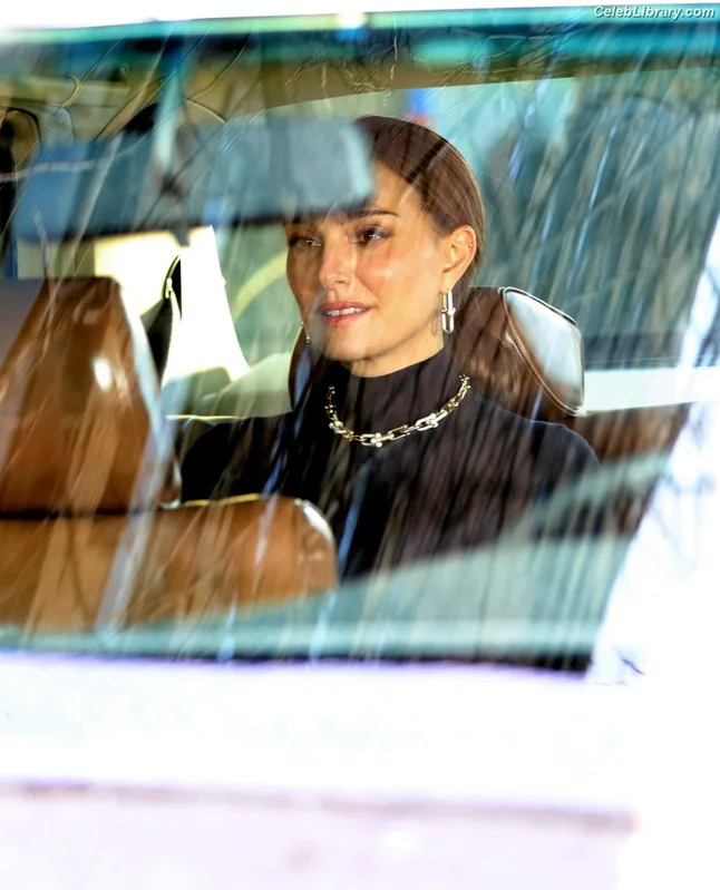 Natalie Portman photo 1 of 1527