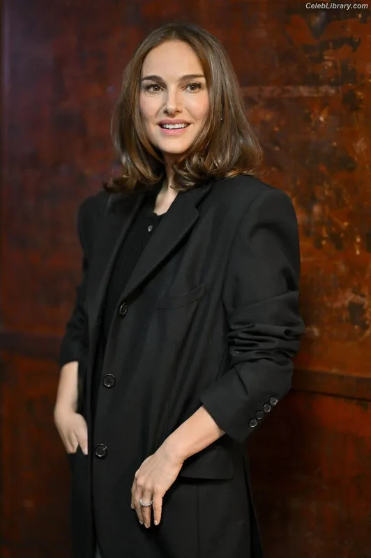Natalie Portman photo 8 of 1527