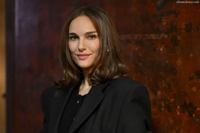 Natalie Portman photo 11 of 1527