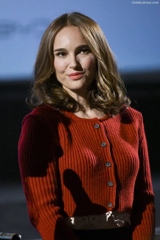 Natalie Portman photo 2 of 1527