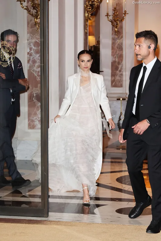 Natalie Portman photo 23 of 1527