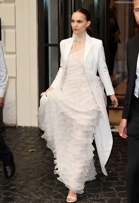 Natalie Portman photo 3 of 1527