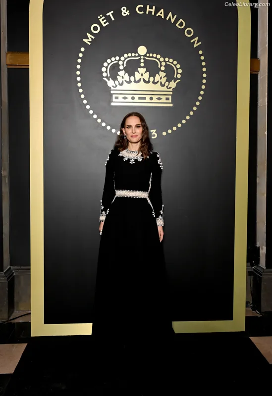 Natalie Portman photo 14 of 1527