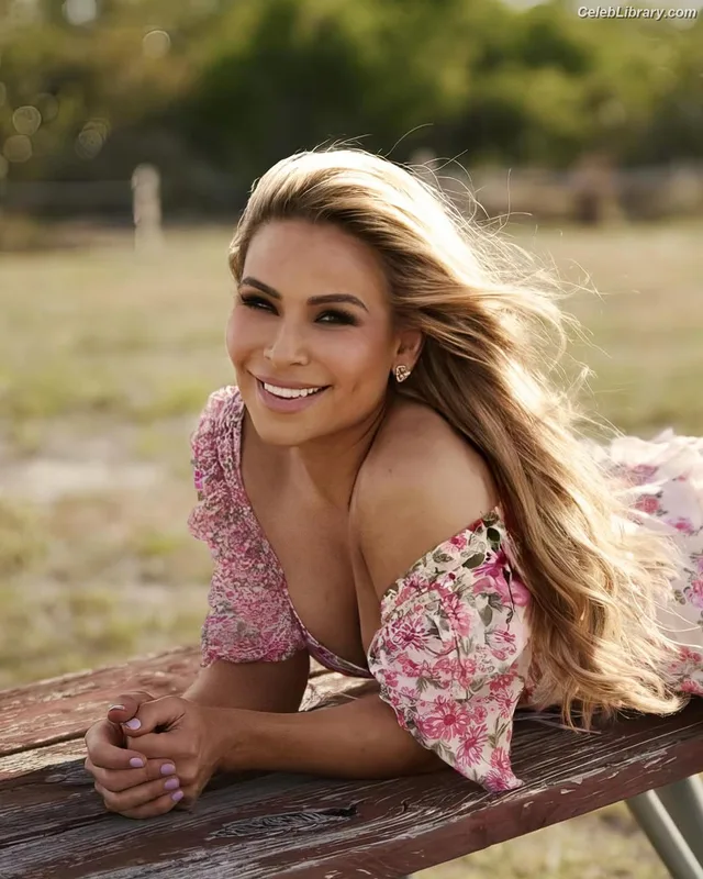 Natalya Neidhart photo 5 of 896