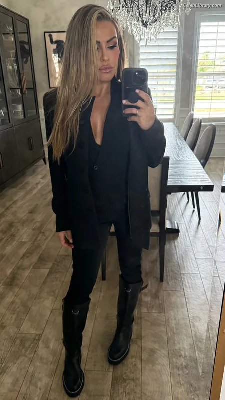 Natalya Neidhart photo 7 of 896
