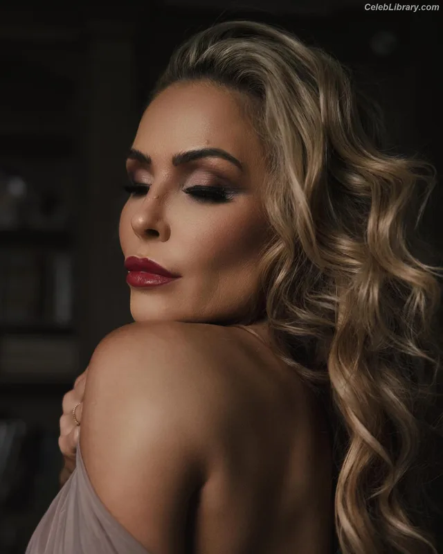 Natalya Neidhart photo 24 of 896