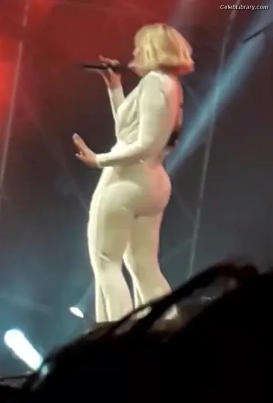 Natasha Bedingfield photo 20 of 102