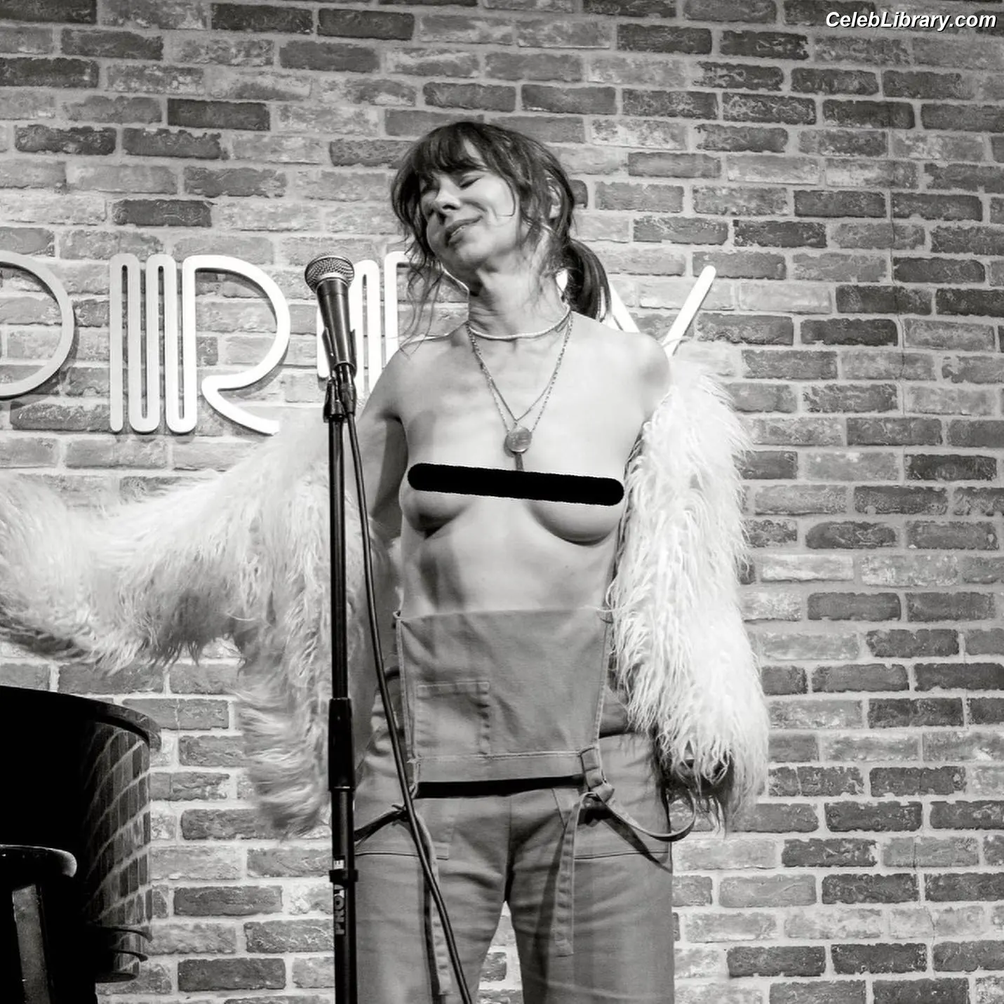 Natasha Leggero photo 11 of 36
